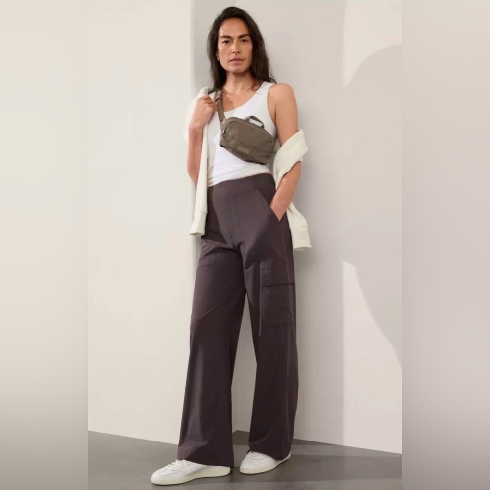 Nwt Athleta Brooklyn Heights Truffle Cargo Pants Size 16.